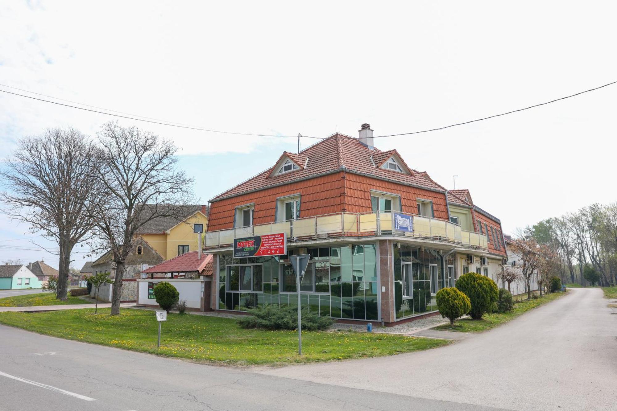 Hotel Marex Centar Jabuka Esterno foto