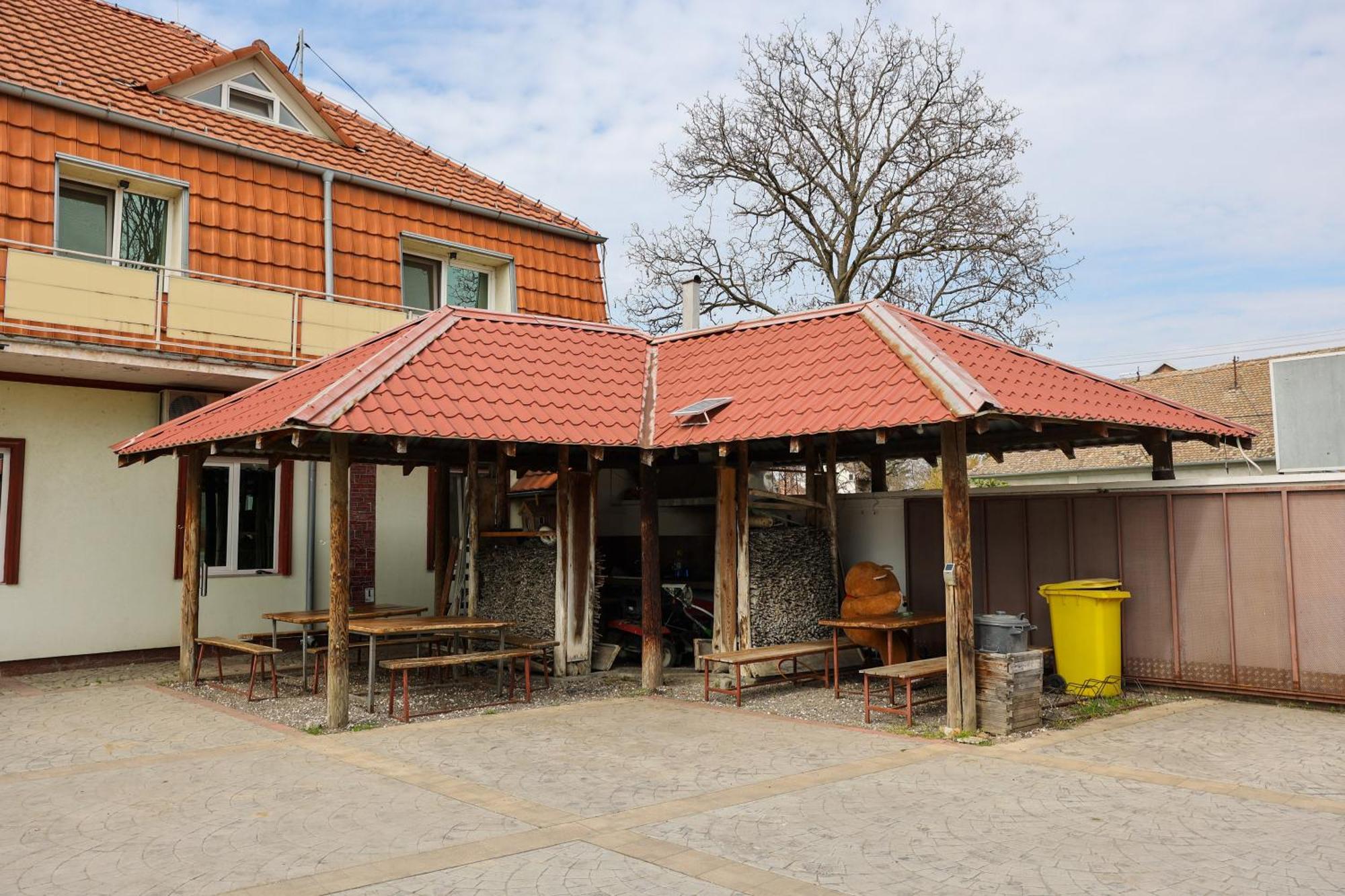 Hotel Marex Centar Jabuka Esterno foto
