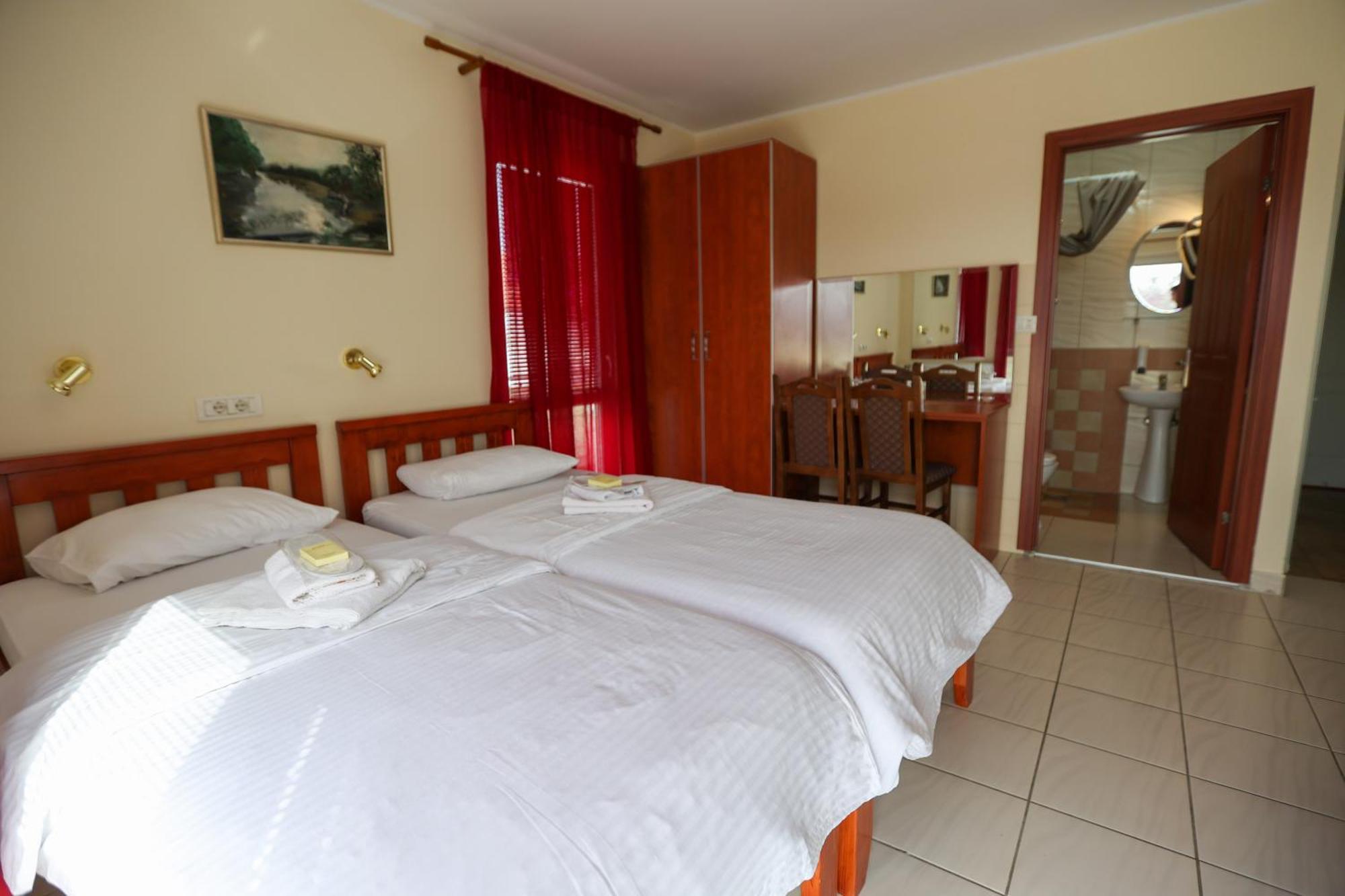 Hotel Marex Centar Jabuka Esterno foto