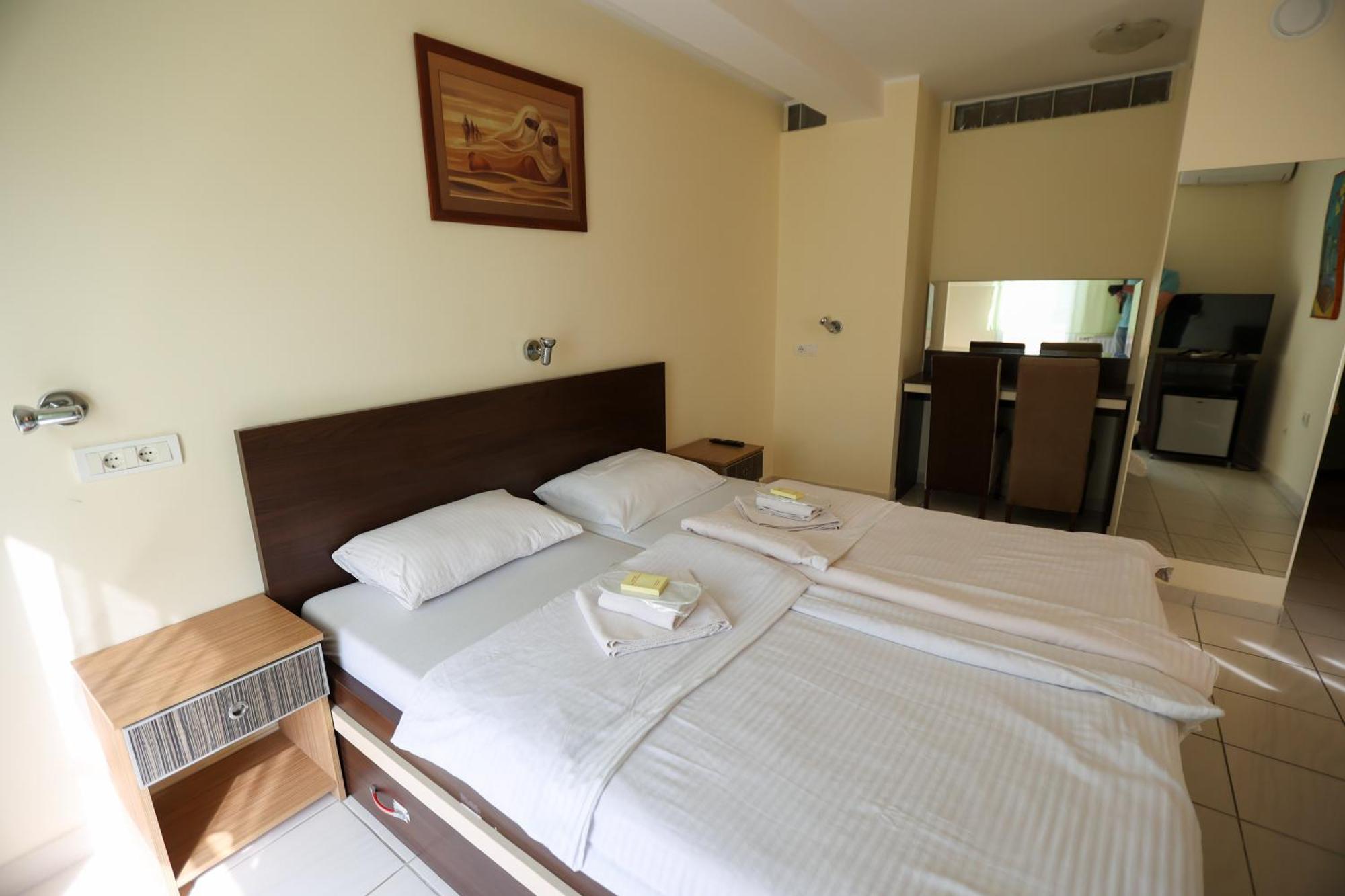 Hotel Marex Centar Jabuka Esterno foto